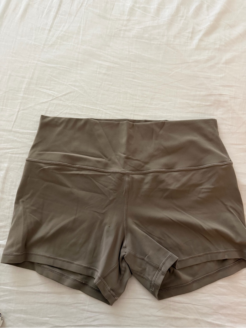 Lululemon Align 4in taupe